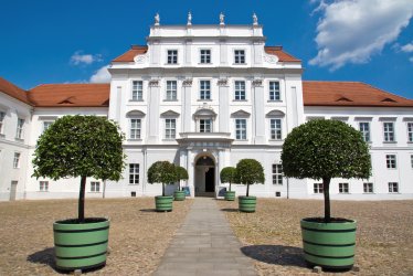 Schloss Oranienburg © elxeneize-fotolia.com