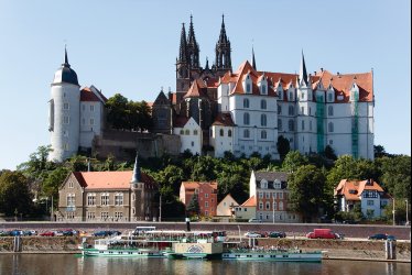 Dampfschiff auf der Elbe vor Meissen © Sächsische Dampfschiffahrts GmbH